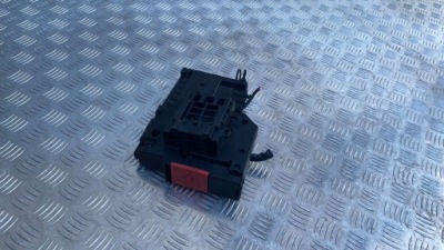 Модуль клемма патрон mercedes-benz оригинальный номер 2075401650 фото №1