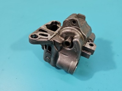 Насос оливи vw passat b7 2.0 tdi cff 03l115105d фото №1