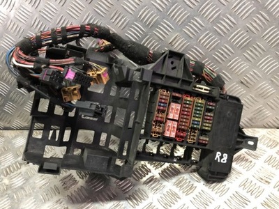 Audi r8 4.2 v8 коробка предохранителей 420971845a 2008- фото №1