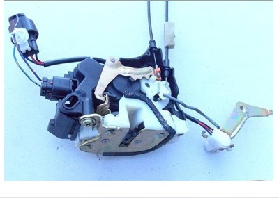 Mitsubishi grandis 2006r - замок дверь правый перед фото №1