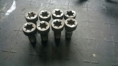 Болты колеса двухмассовый kia sportage ii 2,0crdi фото №1