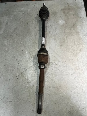 Приводной вал правая peugeot 3008 ii 5008 ii 1,2 thp 9819435780 фото №1