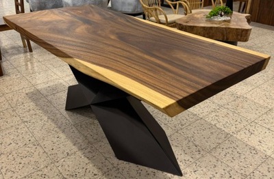 Stół z litego drewna suar