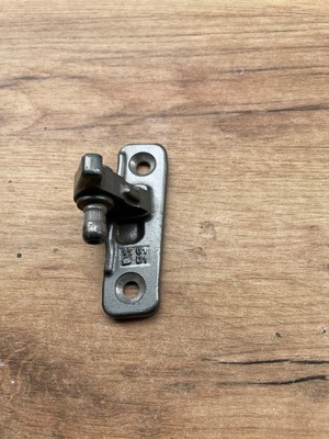 Mercedes c-klasa w205 петля дверь правый перед фото №1