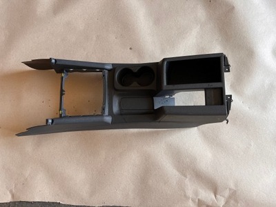 Vw amarok подлокотник туннель 2h0863243 фото №1