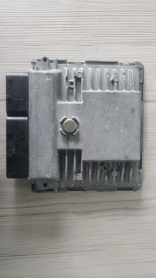 Бортовий комп'ютер seat ibiza vw polo tsi 03f906070hb фото №1