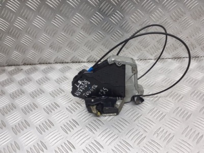 Замок двері лівий перед toyota avensis t25 1.6 фото №1