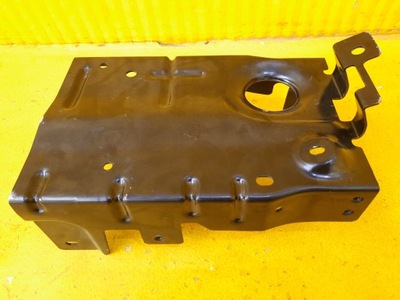 Maserati levante основание кронштейн багажника фото №1