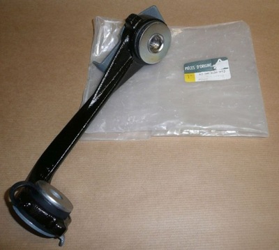 Кронштейн подрамник sil.r trafic ii правый 8200626972 фото №1