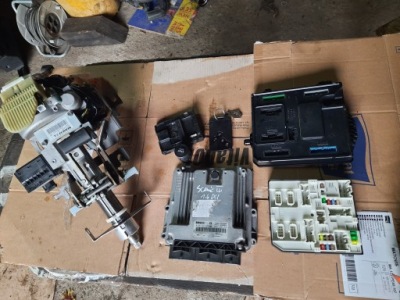 Scenic iii 1.6dci lift бортовий комп'ютер usm bcm 0281019075 фото №1