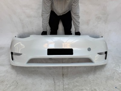 Tesla model y 20r. - бампер перед передній 1540100-06-c фото №1