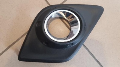 Решітка бампера права toyota hilux фото №1