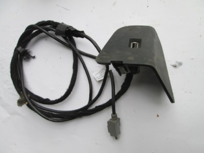 Chrysler town country панель usb кабель do бардачка фото №1