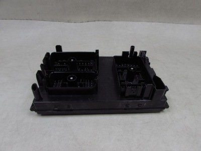 Opel astra j zafira c 09-15 коробка запобіжників bsi 13368643 фото №1