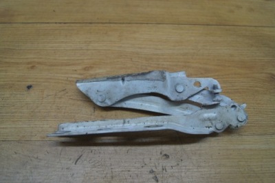 Петля капот лівий vw golf vi cabrio 5k0823301c фото №1