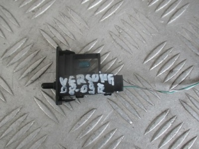 Датчик бардачка лампа 81260-33030 toyota corolla verso ii 2.2 d 04-09 r. фото №1