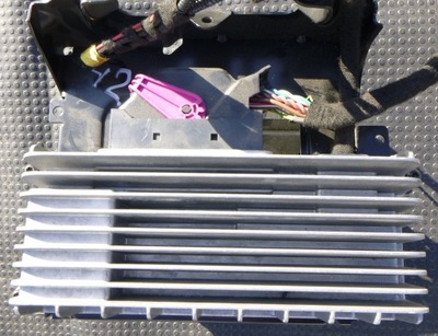 Audi q7 усилитель аудио b8f08300 фото №1