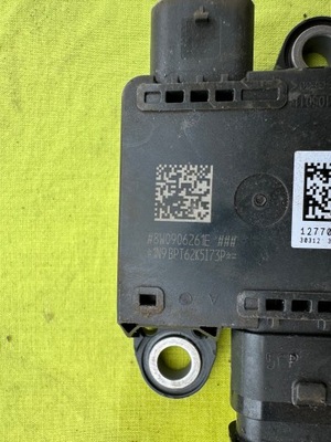 Датчик audi a4 b9 8w0806261e фото №1