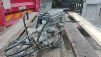 Передній модулятор клапан ebs scania r 1754939 фото №1