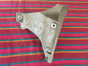 Audi a4 b5 8d0199308f підпора фото №1