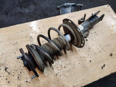 Toyota auris i 2.2 d-cat mcperson левый перед передняя фото №1