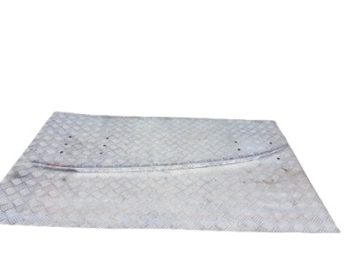 Vw tiguan ii r-line молдинг середня бампера заднього 5na853835 фото №1