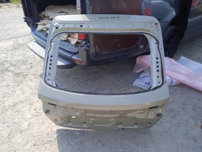 Honda hr-v iii кришка багажника задня фото №1