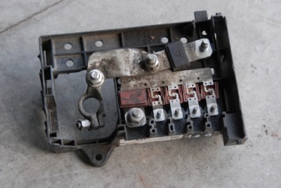 Клема plus акумулятор 13302305 opel astra iv j фото №1