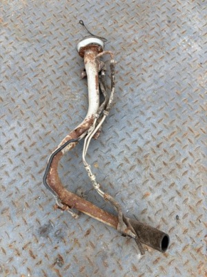 Subaru forester 2 sg заливна горловина пального 2.5 фото №1