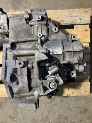 Коробка передач передач 4x4 2,0 tdi vw skoda kxu фото №1