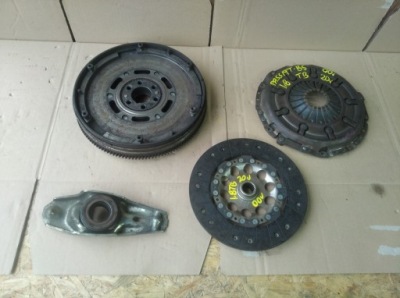 Колесо двухмассовый + сцепление vw passat b5 1,8 tb 20v фото №1