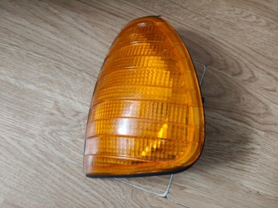 Mercedes w123 поворотник лівий фото №1