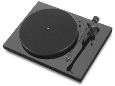 Pro-Ject DEBUT III DC Czarny Połysk Gramofon