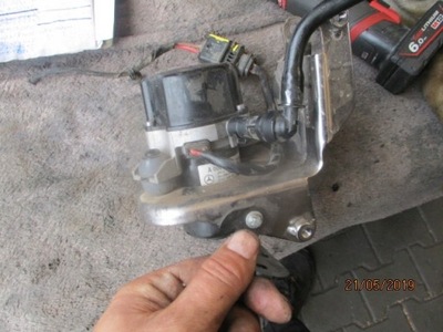 Насос вакууму mercedes a0004306132004 фото №1