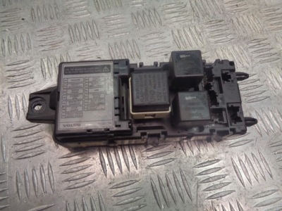 Коробка предохранителей volvo v40 1.9 d 30889989 фото №1