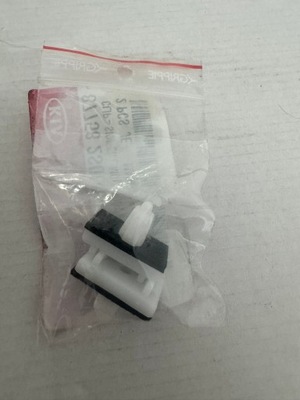 Кліпса накладки бічний поріг hyundai tucson ix35 877582s000 фото №1