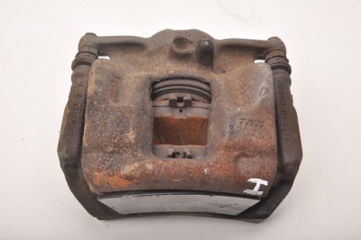 Mercedes gla w156 2.2 cdi суппорт тормозной левый перед a24617 фото №1