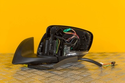 Nissan leaf 2017- зеркало наружное левая 14pin фото №1