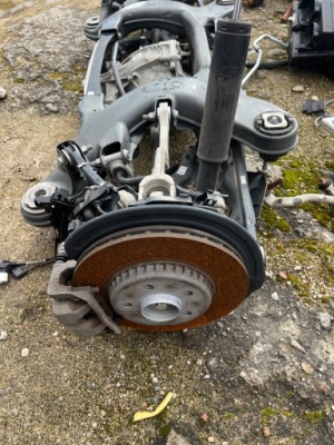 Mercedes w214 sedan ступиця поворотний кулак важіль диск права задній фото №1