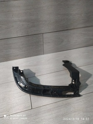 AUDI A4 B9 SOPORTE DE ESCAPE DERECHA 8W0807348  