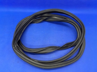 Audi a7 c7 прокладка крышки багажника 4g8827705a фото №1