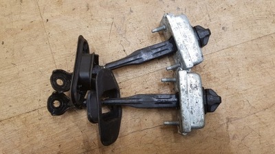 Обмежувач передніх лівих двері opel astra h estate l35 13363546 1.7l фото №1