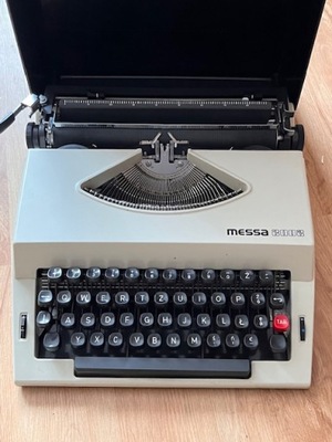 Maszyna do pisania Messa 2002 idealna