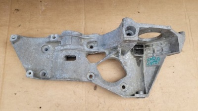 Fabia 1.9 sdi кронштейн насоса генератора 038903139n фото №1