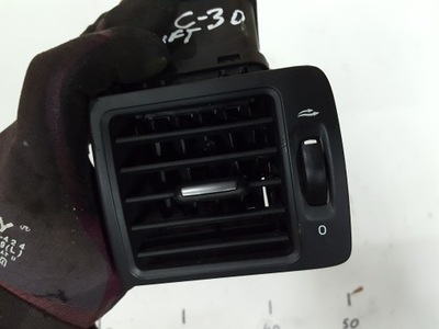 Volvo c30 lift 10-12r решітка обдув ліва фото №1