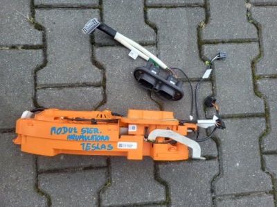 Tesla model s блок управления аккумулятор hv 1047472-00-g фото №1