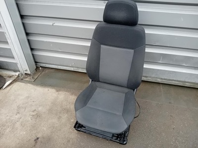 Сидіння пасажира правий перед opel zafira b фото №1