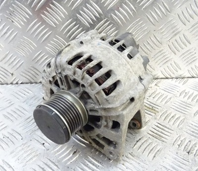 Dacia duster i генератор 231007707 1.5 dci фото №1