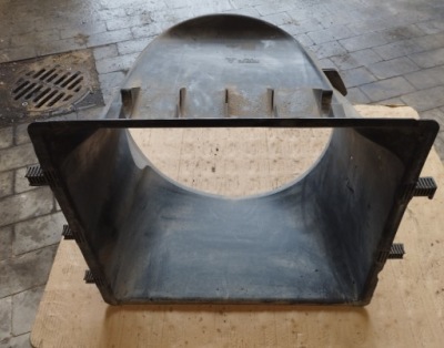 Накладка радіатора mercedes a9705050055 фото №1