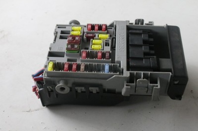 Коробка запобіжників opel astra j фото №1